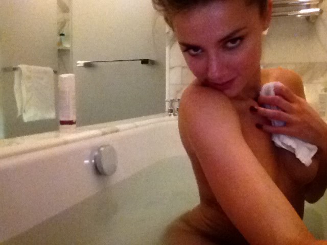 Amber Heard Naked fete