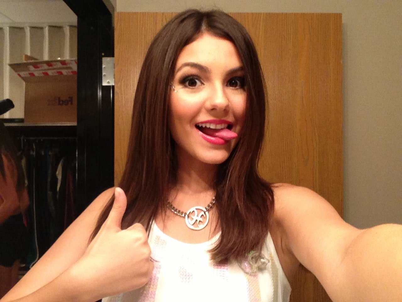 56 Victoria Justice